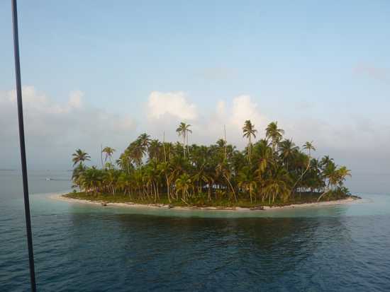 Ile des San Blas. Prise du haut du mat d'Amuitz.