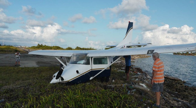 Arrivée en avion sur une île des Sanblas au Panama.